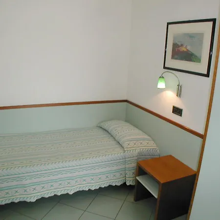 Aparthotel Mediterraneo 3*