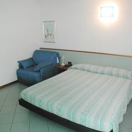 Aparthotel Mediterraneo 3*