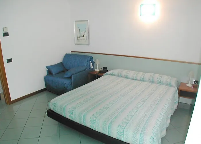 מלון דירות Mediterraneo 3*